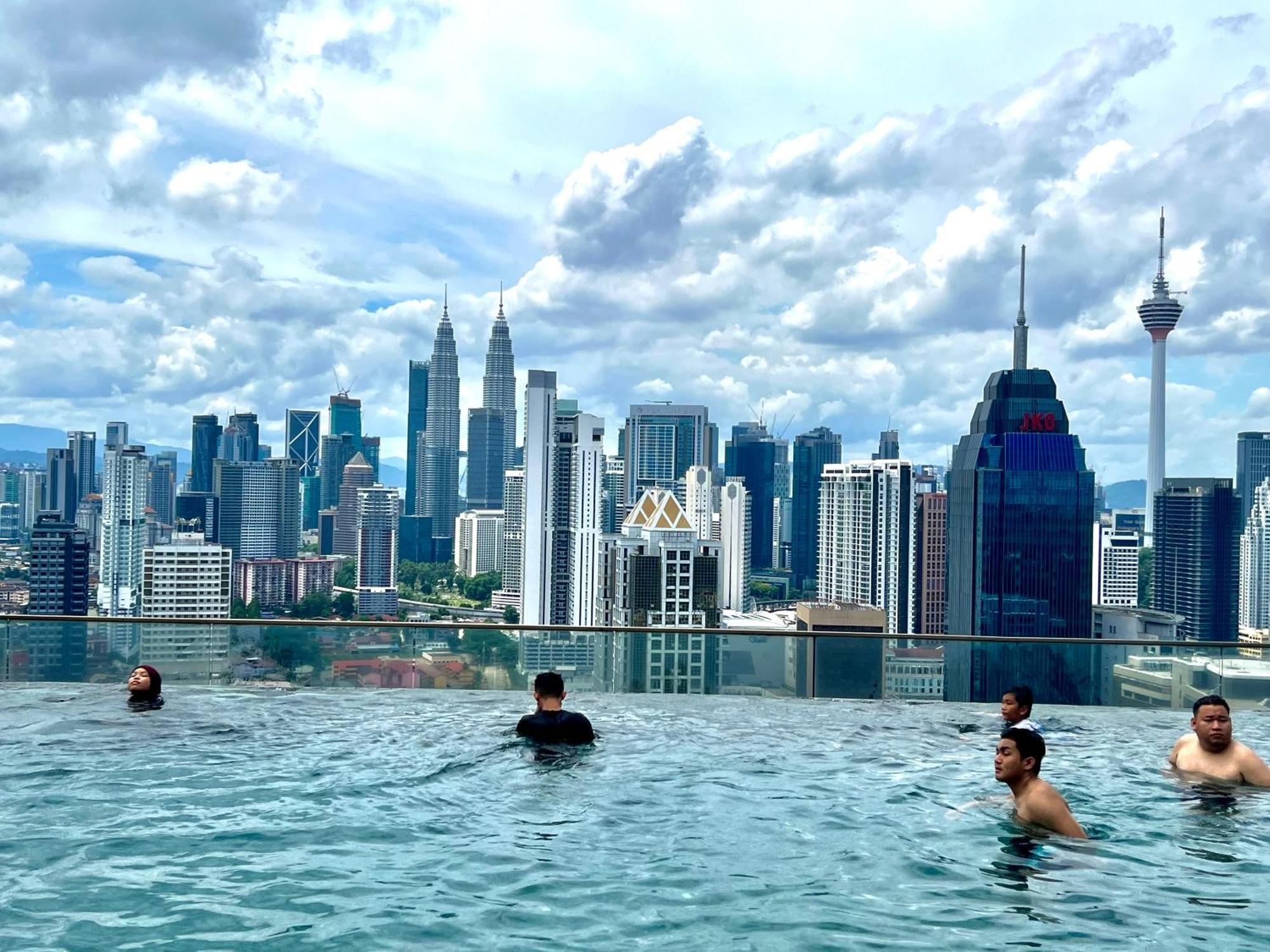 Regalia Service Suites Klcc Skypool Куала-Лумпур Екстер'єр фото